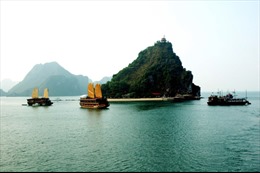 Vịnh Hạ Long lọt top 15 kiến tạo tự nhiên kỳ diệu nhất